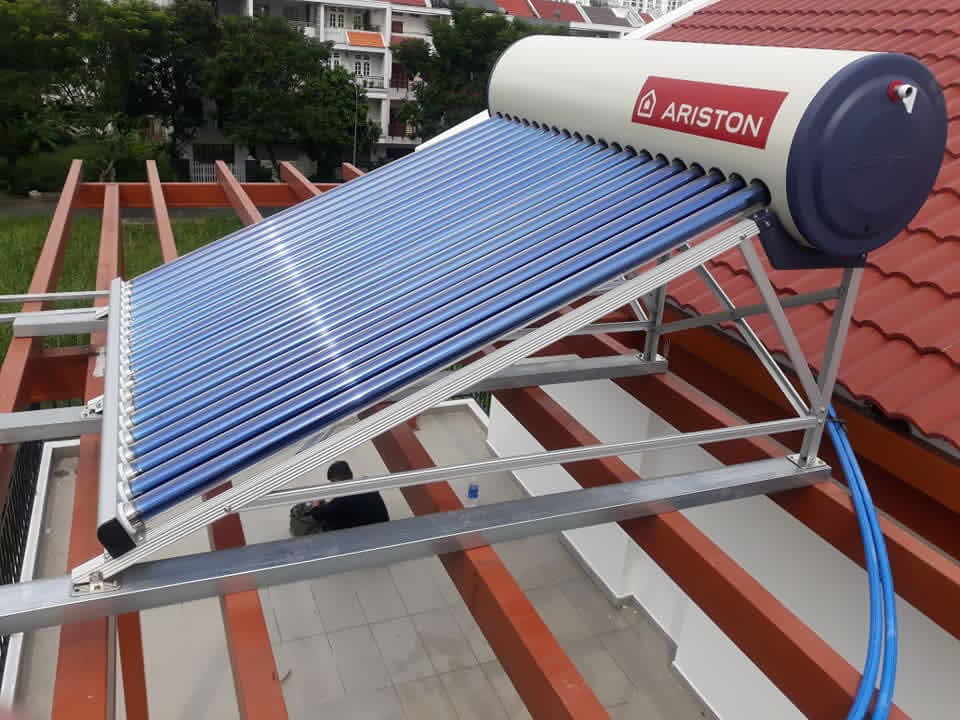 ariston năng lượng mặt trời