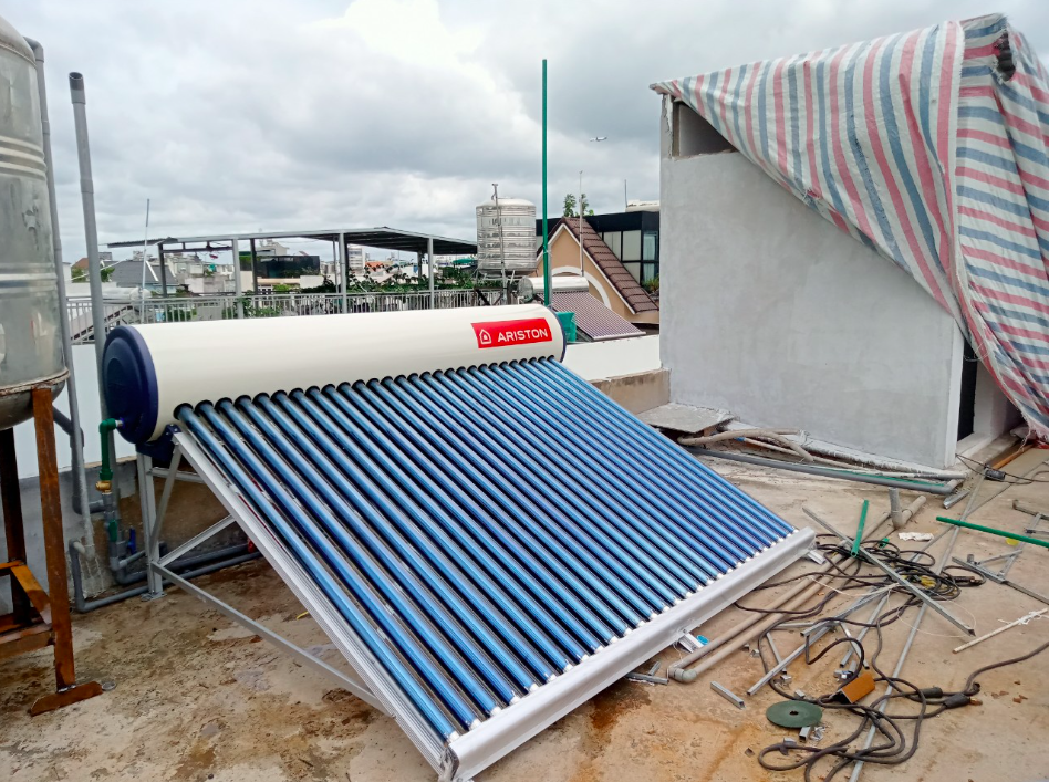máy năng lượng mặt trời ariston 160l